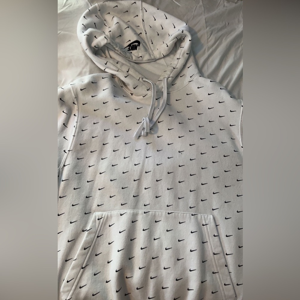 Nike men’s hoodie, size small.